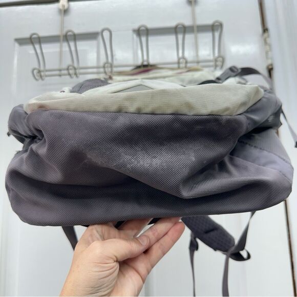 The North Face Recon white purple grey backpack large roomy size lots of pockets - Picture 5 of 11